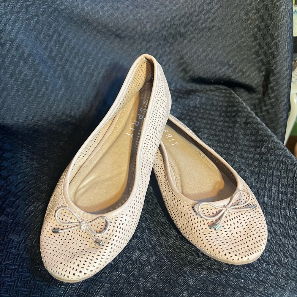 Esprit Women's Beige Perforated Flats